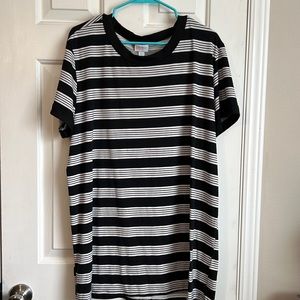 Lularoe Classic Tee
